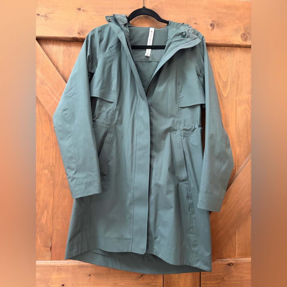 Lululemon Rebel Rain Jacket Jade Green Size 4
